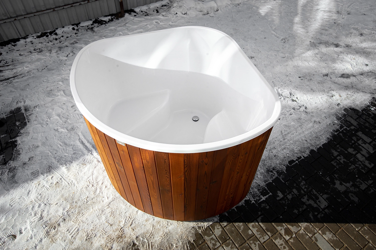 ICE TUB CORNER 130 - image 2